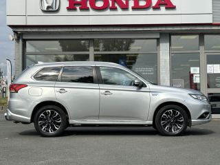 57200 : Hyundai Sarreguemines - Theobald Automobiles - MITSUBISHI Outlander - Outlander - Titanium Gray - Transmission intégrale - Hybride rechargeable : Essence/Electrique