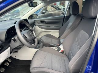 64100 : Hyundai Bayonne - Oceanic Auto - HYUNDAI Bayon - Bayon - Intense blue / phantom black - Traction - Essence/Micro-Hybride