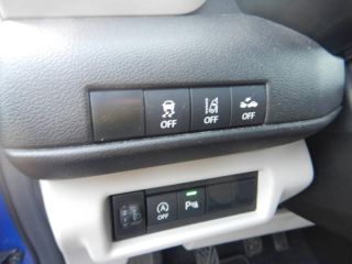 52000 : Hyundai Chaumont - Garage Michel Bazin - SUZUKI Swift - Swift - Frontier Blue Pearl/Toit Black - Traction - Essence/Micro-Hybride