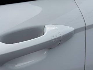 14100 : Hyundai Lisieux - Trajectoire Automobiles - HYUNDAI Kona - Kona - Atlas White/Toit/rétros Black - Traction - Hybride : Essence/Electrique