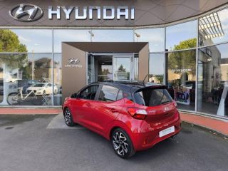 19100 : Hyundai Brive-la-Gaillarde - Garage Pouget - HYUNDAI i10 - i10 - Dragon Red Métal/Toit/rétros Black - Traction - Essence