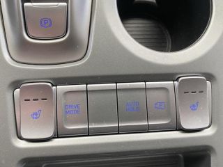 45000 : Hyundai Orléans Motors - HYUNDAI Kona - Kona - Serenity White Métal - Traction - Electrique