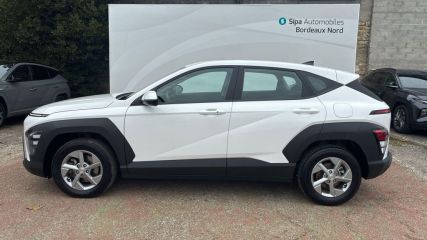 33110 : Hyundai Bordeaux Nord Le Bouscat - Sipa Automobiles - HYUNDAI KONA Intuitive - KONA (02/2023) - BLANC - Automate sequentiel - Essence / Courant électrique