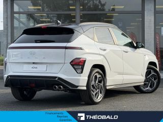 57200 : Hyundai Sarreguemines - Theobald Automobiles - HYUNDAI Kona - Kona - Atlas White/Toit/rétros Black - Traction - Hybride : Essence/Electrique