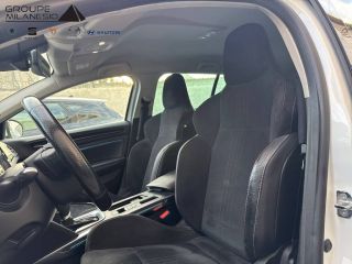 13730 : Hyundai Marignane - Cap Milanesio - RENAULT MEGANE IV ESTATE R.S. Line - MEGANE IV - Blanc lune - Boîte automatique - Essence / Courant électrique