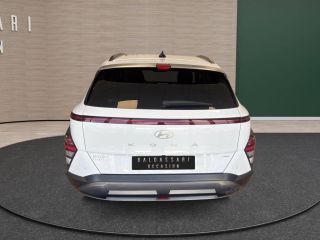 83130 : Hyundai Toulon - Autodif SAS - Groupe BALDASSARI - HYUNDAI KONA Executive - KONA II - BLANC - Automate sequentiel - Essence / Courant électrique