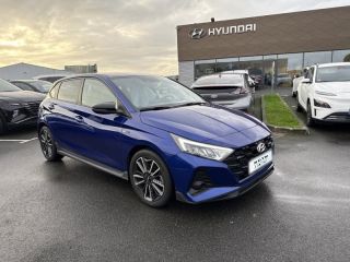56000 : Hyundai Vannes - Park Lann Automobiles - HYUNDAI i20 - i20 - Intense Blue Métal/Toit/rétro Black - Traction - Essence/Micro-Hybride