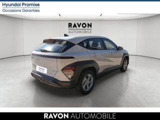 42100 : Hyundai Saint-Etienne - Ravon Automobile - HYUNDAI KONA Intuitive - KONA II - Blanc - Automate sequentiel - Essence / Courant électrique