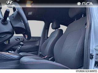 44800 : Hyundai NANTES SAINT HERBLAIN - GCH NANTES - HYUNDAI i10 - i10 - Sleek Silver Métal/Toit/rétros Black - Traction - Essence