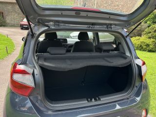 62360 : Hyundai Boulogne-sur-Mer - Garage Du Château - HYUNDAI i10 Intuitive - i10 III - Gris - Boîte manuelle - Essence sans plomb