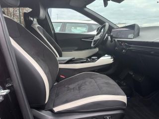 89100 : Hyundai Sens - APS - KIA EV6 - EV6 - Noir Ebène métallisé - Transmission intégrale - Electrique