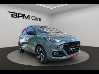 92250 : Hyundai La Garenne-Colombes - BPM Cars - HYUNDAI i10 - i10 - Mangrove Green Métal/Toit/rétros Black - Traction - Essence
