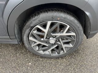 38200 : Hyundai Vienne - Groupe Central Autos - HYUNDAI KONA HYBRID Edition #1 - KONA - Gris - Automate sequentiel - Essence / Courant électrique