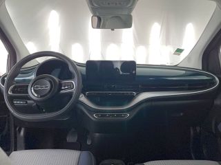 31200 : Hyundai TOULOUSE NORD - AUTO NORD - FIAT 500e BERLINE MY22 SERIE 1 STEP 2 Icône - 500 III - Vert - Automate à fonct. Continu - Courant électrique