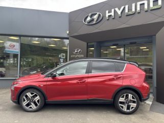 50300 : Hyundai Avranches - GCA - HYUNDAI Bayon - Bayon - Dragon red  / phantom black - Traction - Essence/Micro-Hybride