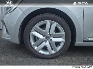 44800 : Hyundai NANTES SAINT HERBLAIN - GCH NANTES - RENAULT Clio - Clio - Gris Platine - Traction - Hybride : Essence/Electrique