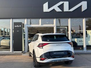 89100 : Hyundai Sens - APS - KIA Sportage - Sportage - Blanc Sensation nacré - Transmission intégrale - Hybride rechargeable : Essence/Electrique