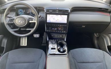13200 : HYUNDAI Arles - Lexa Automobile - HYUNDAI TUCSON N Line Executive - TUCSON IV - Rouge - Boîte automatique - Essence / Courant électrique