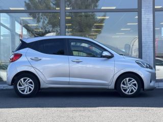 57200 : Hyundai Sarreguemines - Theobald Automobiles - HYUNDAI i10 - i10 - Sleek Silver Métal - Traction - Essence
