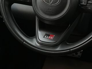 77240 : Hyundai Melun - CAP FOURNIER - TOYOTA YARIS CROSS HYBRIDE GR SPORT - YARIS CROSS - Bleu - Automate à fonct. Continu - Essence / Courant électrique