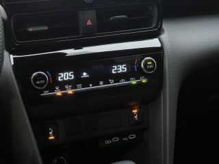 77240 : Hyundai Melun - CAP FOURNIER - TOYOTA YARIS CROSS HYBRIDE GR SPORT - YARIS CROSS - Bleu - Automate à fonct. Continu - Essence / Courant électrique