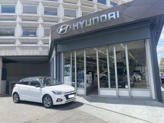 75013 : Hyundai Paris 13 - Bayard Automobiles - HYUNDAI i20 - i20 - Polar White Métal/Toit/rétros Black - Traction - Essence