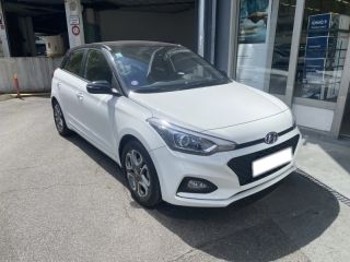 75013 : Hyundai Paris 13 - Bayard Automobiles - HYUNDAI i20 - i20 - Polar White Métal/Toit/rétros Black - Traction - Essence