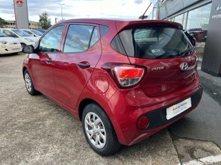72100 : Hyundai Le Mans - GCH LE MANS - HYUNDAI i10 - i10 - Dragon Red Métal - Traction - Essence