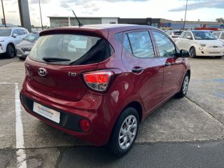 72100 : Hyundai Le Mans - GCH LE MANS - HYUNDAI i10 - i10 - Dragon Red Métal - Traction - Essence