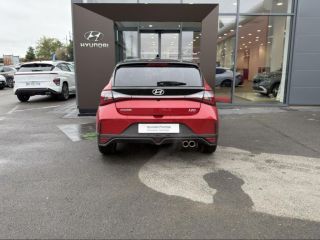 72100 : Hyundai Le Mans - GCH LE MANS - HYUNDAI i20 - i20 - Dragon Red Métal/Toit+rétros Black - Traction - Essence