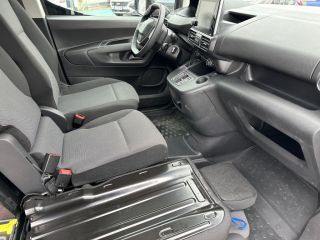 13200 : HYUNDAI Arles - Lexa Automobile - PEUGEOT PARTNER FOURGON ELECTRIQUE  - PARTNER ELECTRIQUE III - Blanc - Automate à fonct. Continu - Courant électrique