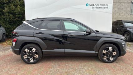 33110 : Hyundai Bordeaux Nord Le Bouscat - Sipa Automobiles - HYUNDAI KONA Creative - KONA (02/2023) - NOIR - Automate sequentiel - Essence / Courant électrique