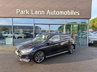 56000 : Hyundai Vannes - Park Lann Automobiles - HYUNDAI i20 - i20 - Phantom Black Métal - Traction - Essence/Micro-Hybride