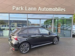 56000 : Hyundai Vannes - Park Lann Automobiles - HYUNDAI i20 - i20 - Phantom Black Métal - Traction - Essence/Micro-Hybride