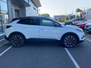 31200 : Hyundai TOULOUSE NORD - AUTO NORD - OPEL GRANDLAND X Elite - GRANDLAND X - Blanc Jade - Boîte automatique - Essence / Courant électrique