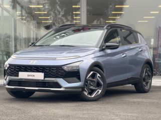 57200 : Hyundai Sarreguemines - Theobald Automobiles - HYUNDAI Bayon - Bayon - Meta Blue Métal/Toit+rétros Black - Traction - Essence