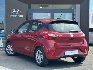 57200 : Hyundai Sarreguemines - Theobald Automobiles - HYUNDAI i10 - i10 - Dragon Red Métal - Traction - Essence