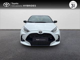 50000 : Hyundai Saint-Lô - GCA - TOYOTA Yaris - Yaris - Bi-ton Blanc Lunaire / Toit noir - Traction - Hybride : Essence/Electrique