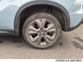 35400 : Hyundai Saint-Malo - GCA - SUZUKI Vitara - Vitara - So&#039;Color Galactic Gray/Black métal - Traction - Essence