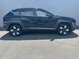 56600 : Hyundai Lorient - Auto Océane - HYUNDAI Kona - Kona - Abyss Black perlé métallisé - Traction - Hybride : Essence/Electrique