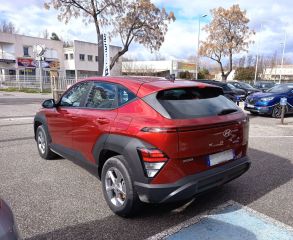 84120 : Hyundai PERTUIS - SA PEDINIELLI - HYUNDAI KONA Intuitive - KONA II - Rouge - Automate sequentiel - Essence / Courant électrique