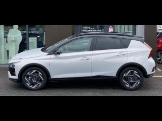 57200 : Hyundai Sarreguemines - Theobald Automobiles - HYUNDAI Bayon - Bayon - Lumen Gray Métal/Toit+rétros Black - Traction - Essence