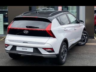 57200 : Hyundai Sarreguemines - Theobald Automobiles - HYUNDAI Bayon - Bayon - Lumen Gray Métal/Toit+rétros Black - Traction - Essence
