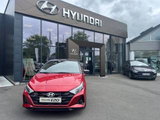 14400 : Hyundai Bayeux - Trajectoire Automobiles - HYUNDAI i20 - i20 - Dragon Red Métal/Toit+rétros Black - Traction - Essence