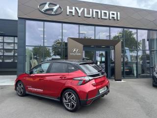 14400 : Hyundai Bayeux - Trajectoire Automobiles - HYUNDAI i20 - i20 - Dragon Red Métal/Toit+rétros Black - Traction - Essence