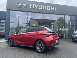 14400 : Hyundai Bayeux - Trajectoire Automobiles - HYUNDAI i20 - i20 - Dragon Red Métal/Toit+rétros Black - Traction - Essence