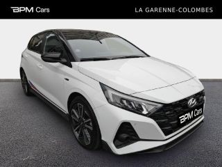 92250 : Hyundai La Garenne-Colombes - BPM Cars - HYUNDAI i20 - i20 - Atlas White Métal/Toit/rétros Black - Traction - Essence/Micro-Hybride