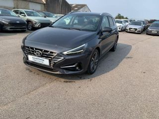 56000 : Hyundai Vannes - Park Lann Automobiles - HYUNDAI i30 SW - i30 SW - Dark Knight Métal - Traction - Essence/Micro-Hybride
