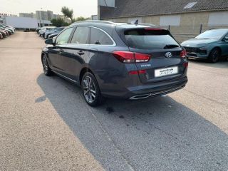 56000 : Hyundai Vannes - Park Lann Automobiles - HYUNDAI i30 SW - i30 SW - Dark Knight Métal - Traction - Essence/Micro-Hybride