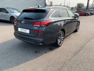 56000 : Hyundai Vannes - Park Lann Automobiles - HYUNDAI i30 SW - i30 SW - Dark Knight Métal - Traction - Essence/Micro-Hybride